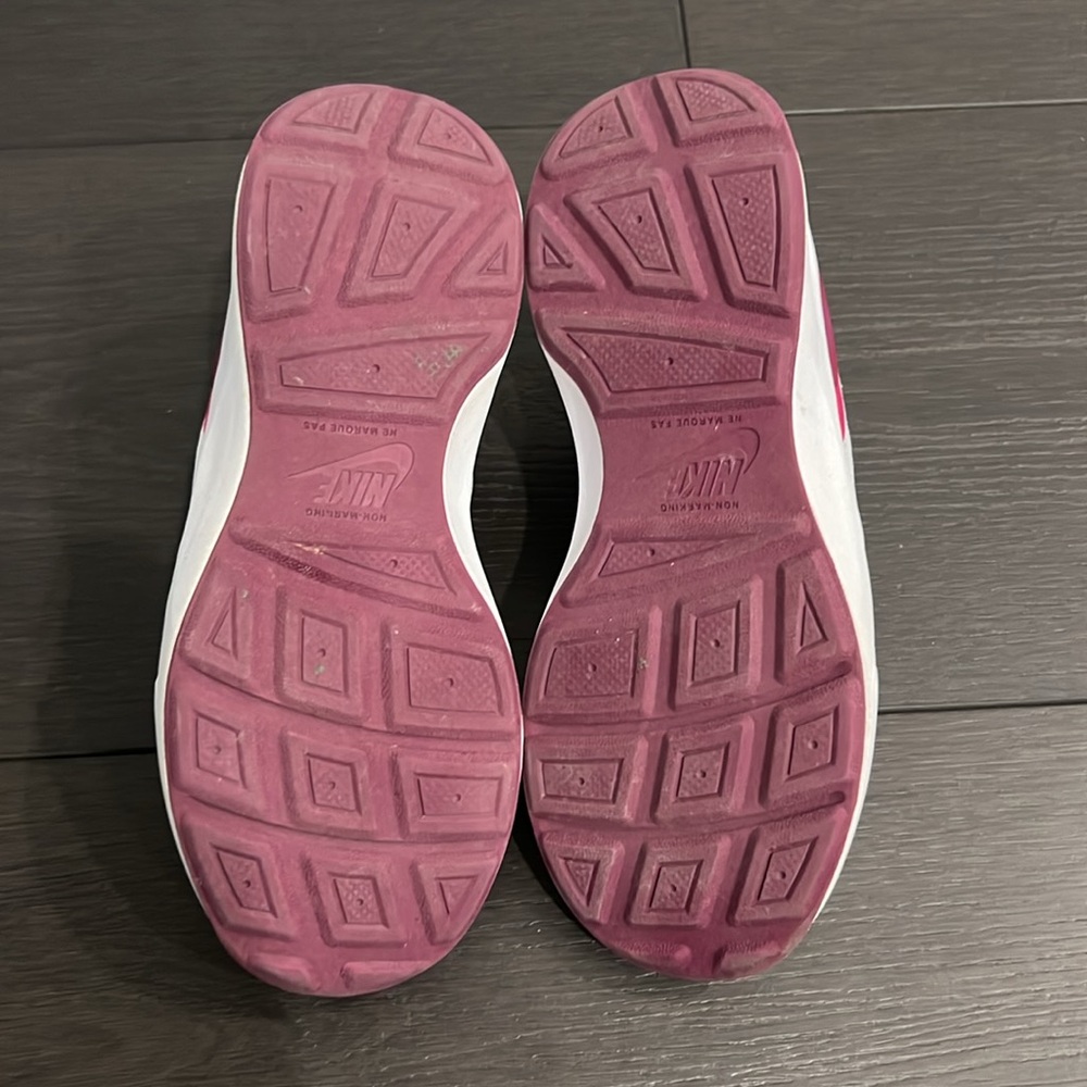 Nike WearAllDay Sneakers - 3Y - Picture 8 of 8
